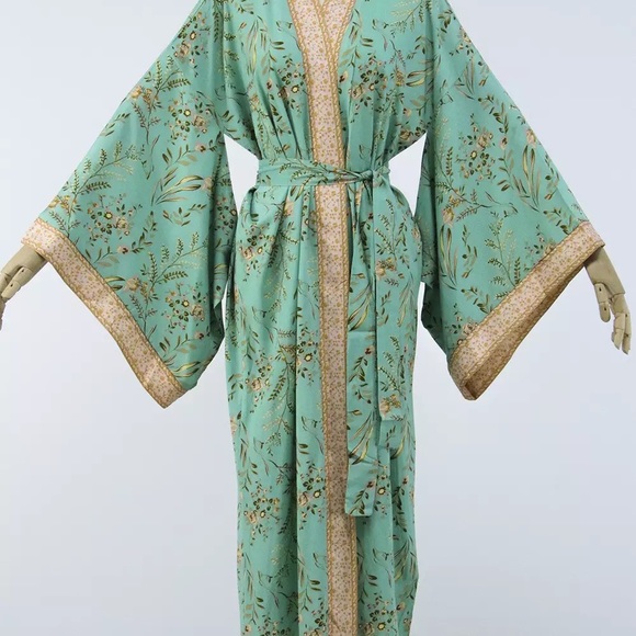 “Charlotte” Maisie Kimono - Picture 8 of 16
